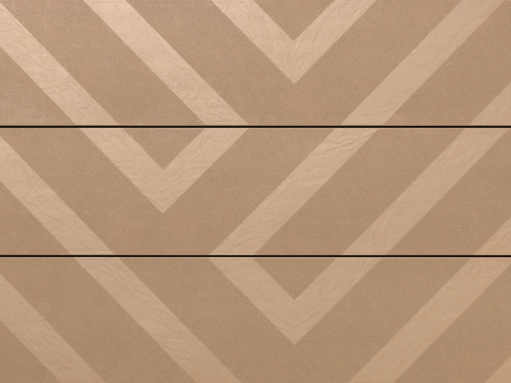 Millboard Modello Linear in Golden Oak: detail van het geometrische patroon over drie plankdelen