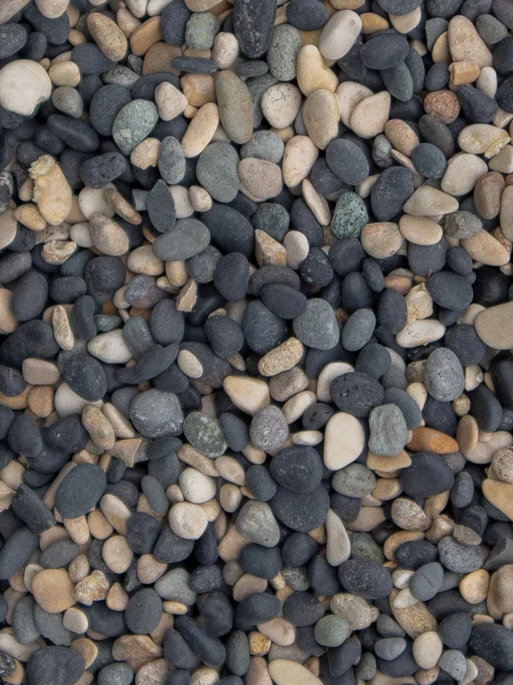 Natural blend pebbles 5/8mm Aggregates International grind & split