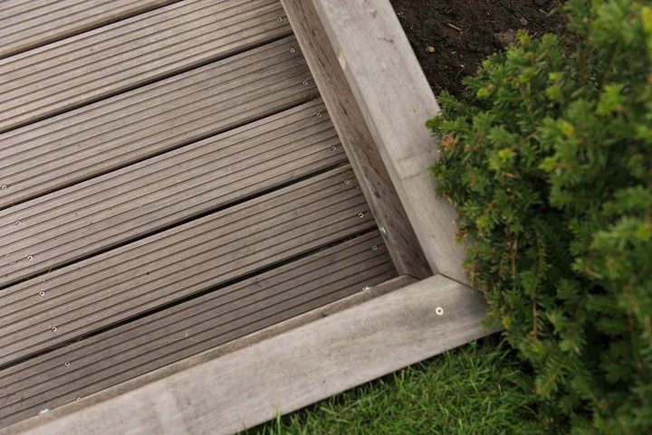 Bangkirai terrasplank v-groeven Premium 1,6x14,5x396cm 14.5x1.6x396cm Bruin