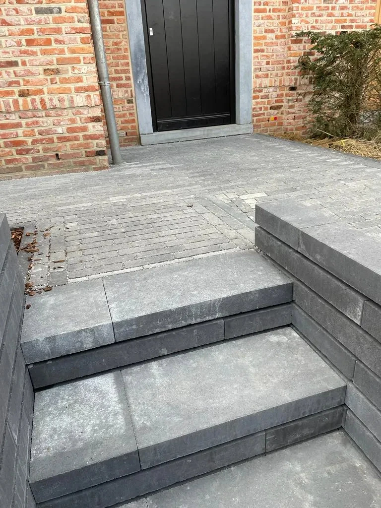 Hydro Brick 20x6,7x8 Nuance Black 8x6,7x20cm Antraciet