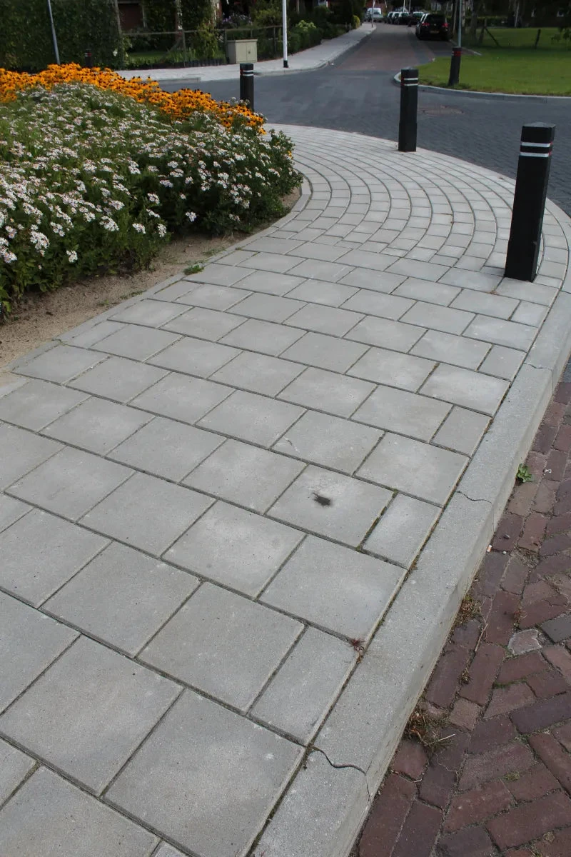 Tegel 30x30x4,5 facet KOMO grijs klein pakket 30x30x4,5cm Grijs