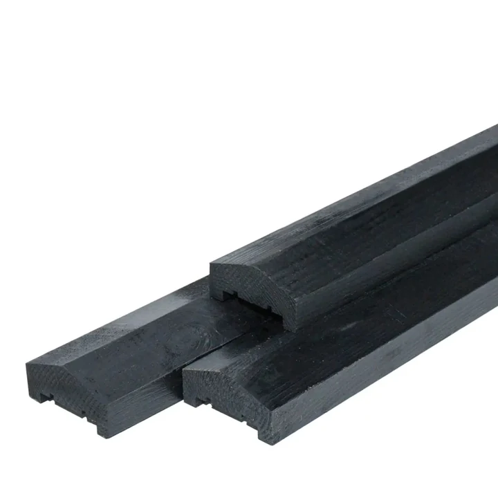 Afdeklat Piramide Vuren Zwart gespoten Piramide 3,6x8,5x180 8.5x3.6x180cm