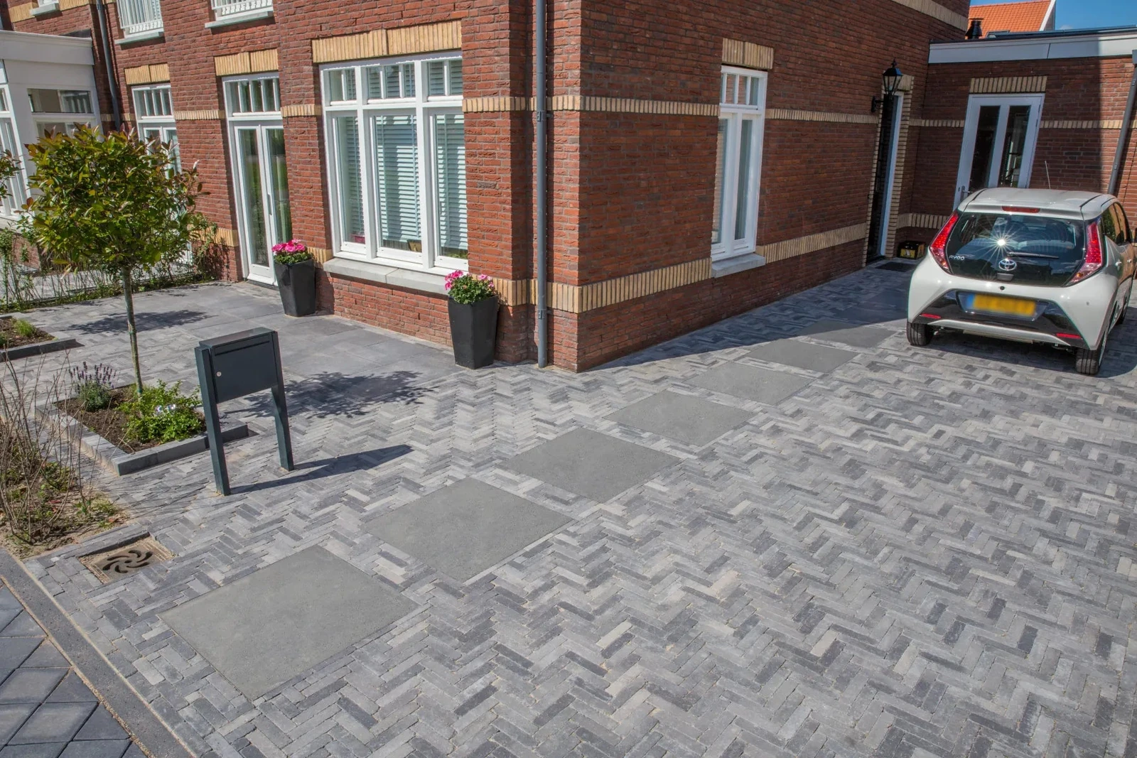 Schellevis Oudhollands Antra Tegel 100x100x5 100x100x5cm Antraciet