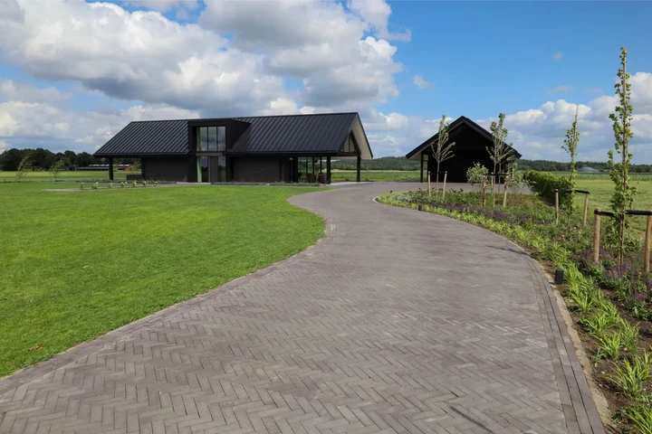 Strackstone Kera GRN+ Dikformaat 21x7x8 vlak elleboogverband bruin PL2 8x7x21cm Bruin